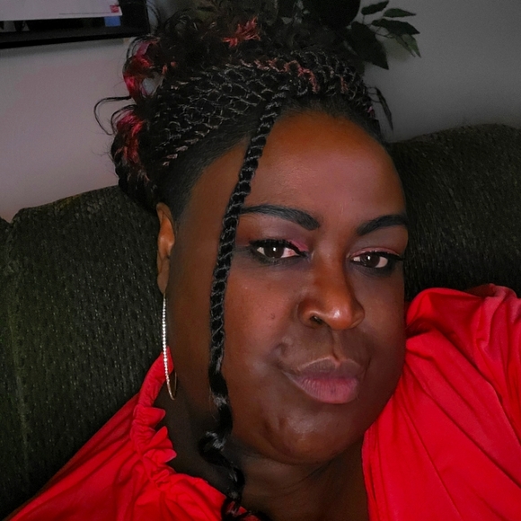 Meet your Posher, Rebecca - Picture 1 of 4